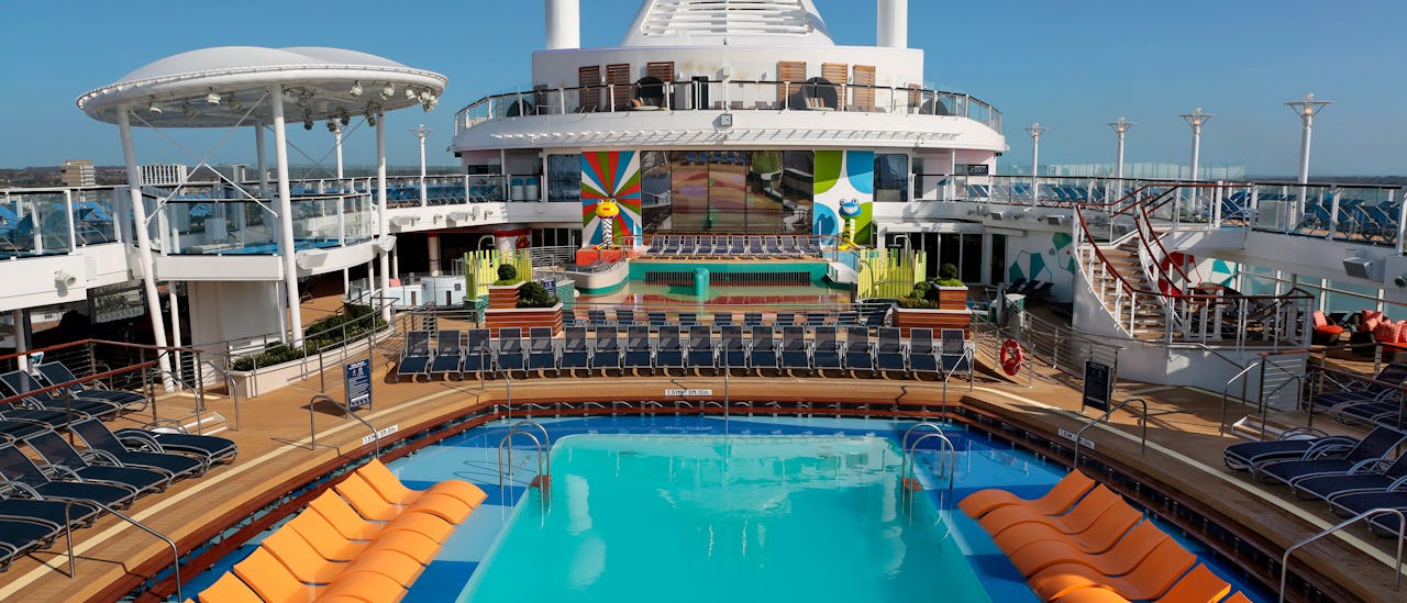 Velkommen til pooldækket