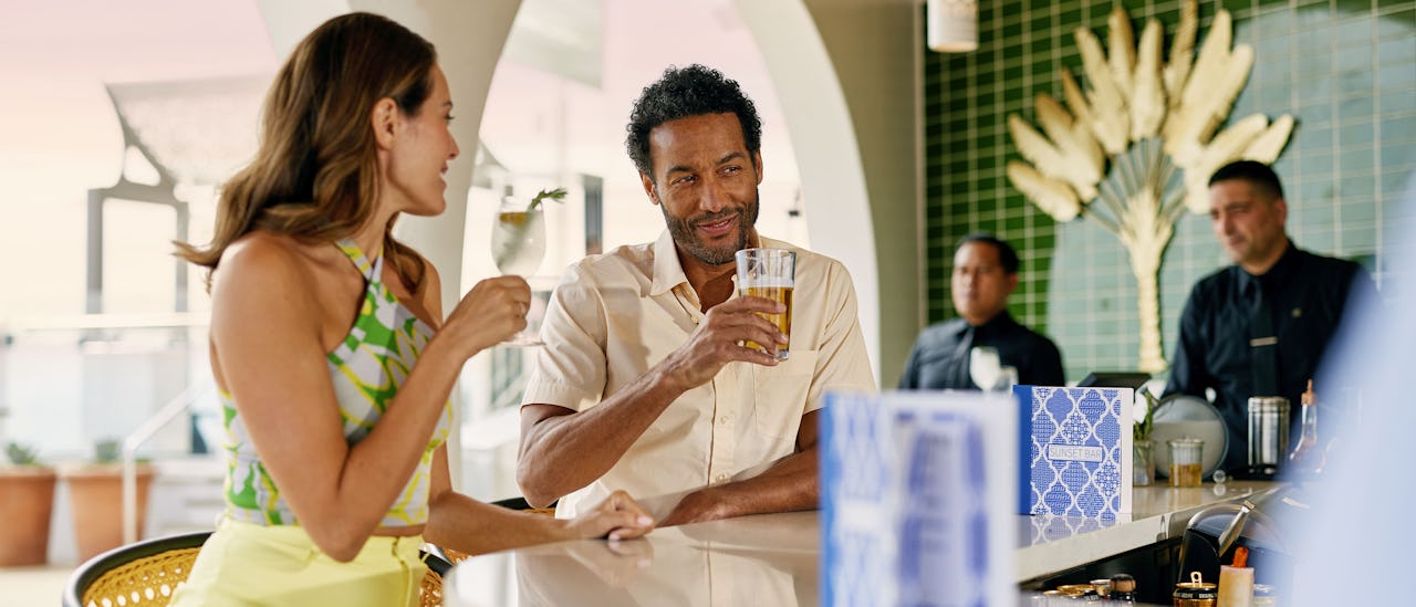 Sunset bar - det perfekte sted at nyde solnedgangen med en cocktail i hånden