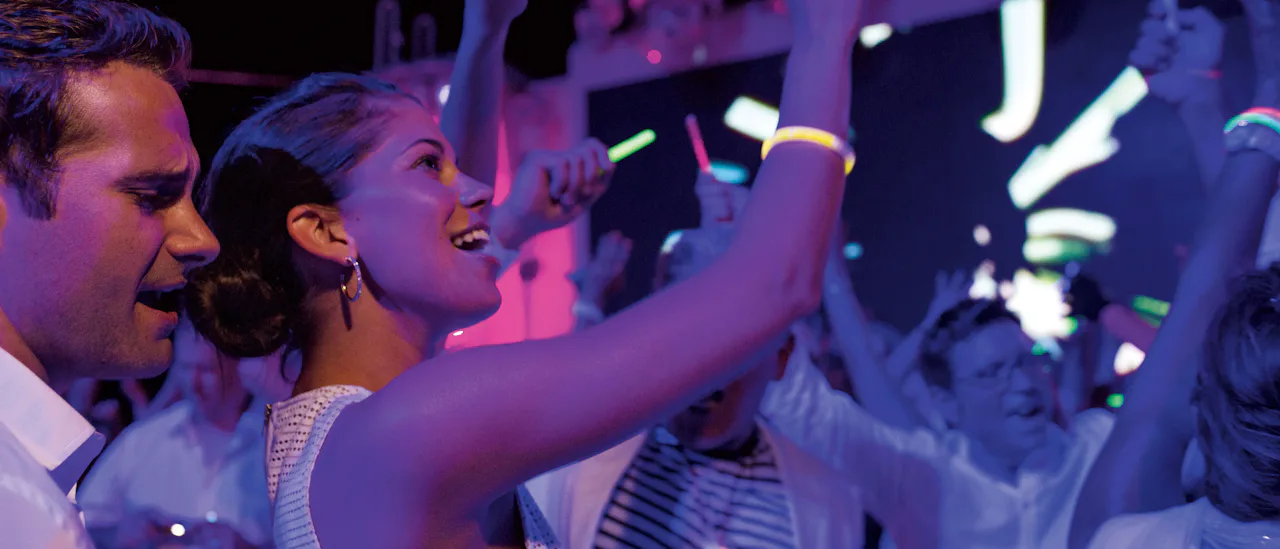 H2O, natklub med dansegulv under stjernerne