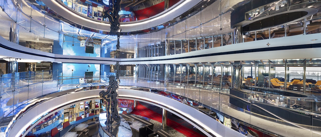 Designdetaljerne, de offentlige områder og de lokale navne er inspireret af New Yorks hovedstadsområde