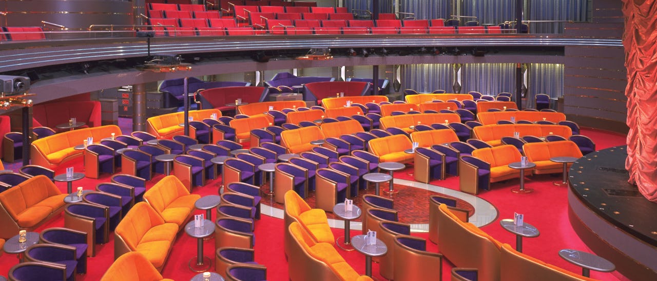 Teatret i forventning om et Las Vegas-inspireret show