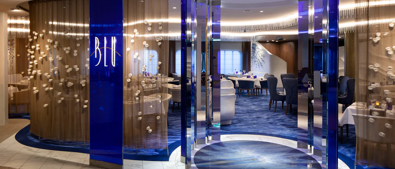 Blu Restaurant er eksklusiv for indkvartering i en Aqua klasse hytte. Blu serverer sund gourmetmad.