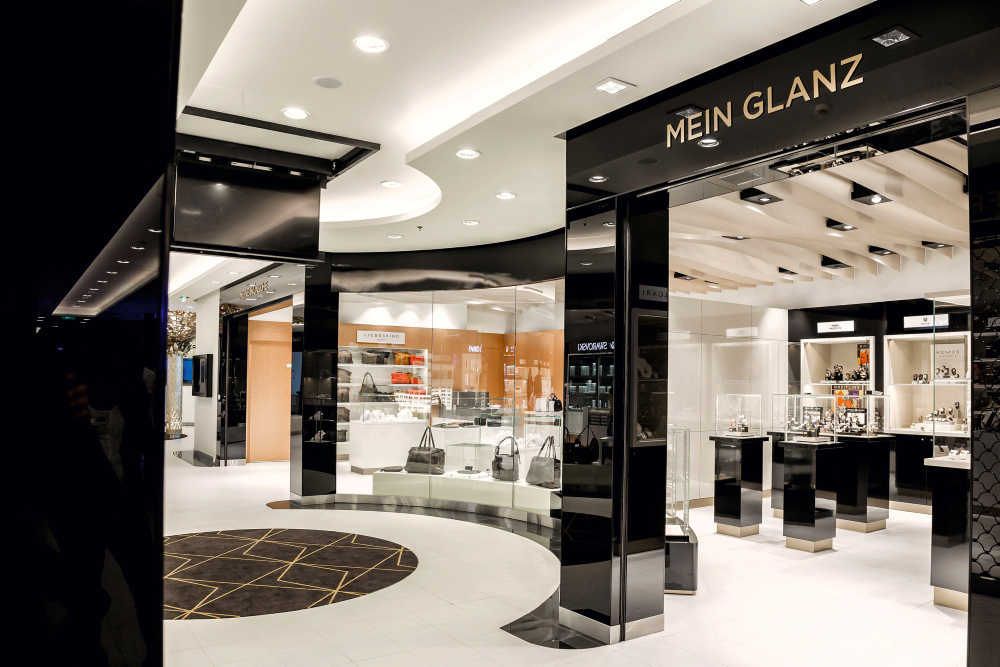 Enjoy fashion, perfume, accessories and more at the onboard shops