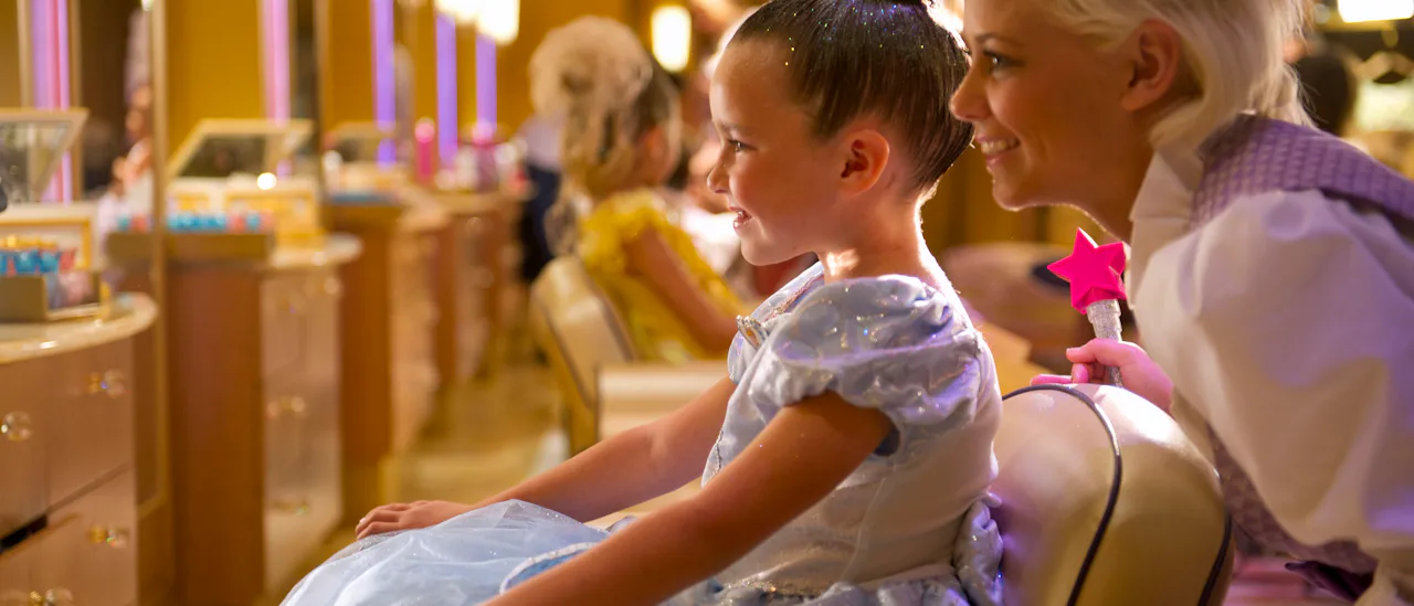 Børnene får en "magisk" makeover i Bibbidi Bobbidi Boutique
