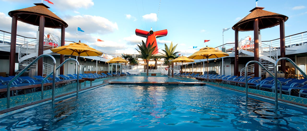 Velkommen på pooldækket