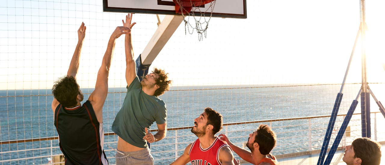 Arbejd pulsen op på basketballbanen