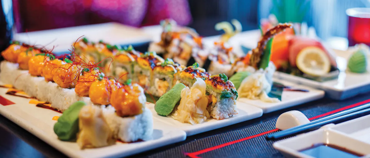 Izumi tilbyder en eksotisk asiatisk madoplevelse med lækre sushiruller, frisk sashimi og nigiri
