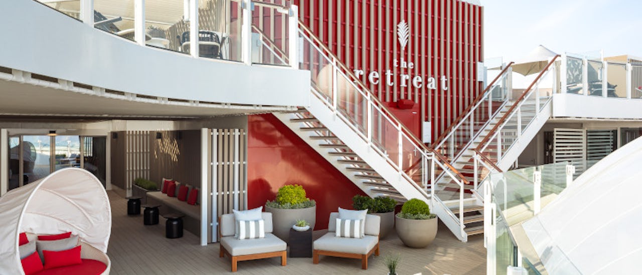 Hver suitegæst kan nyde en personlig butler, en privat restaurant og en eksklusiv lounge på The Retreat.