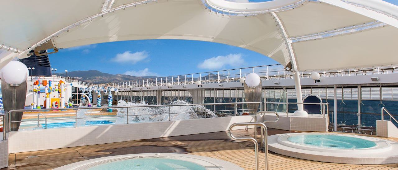 Två av alla bubbelpooler