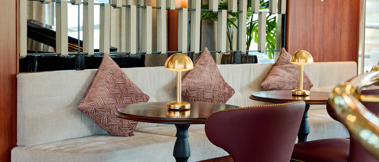 Nyd en drink i baren