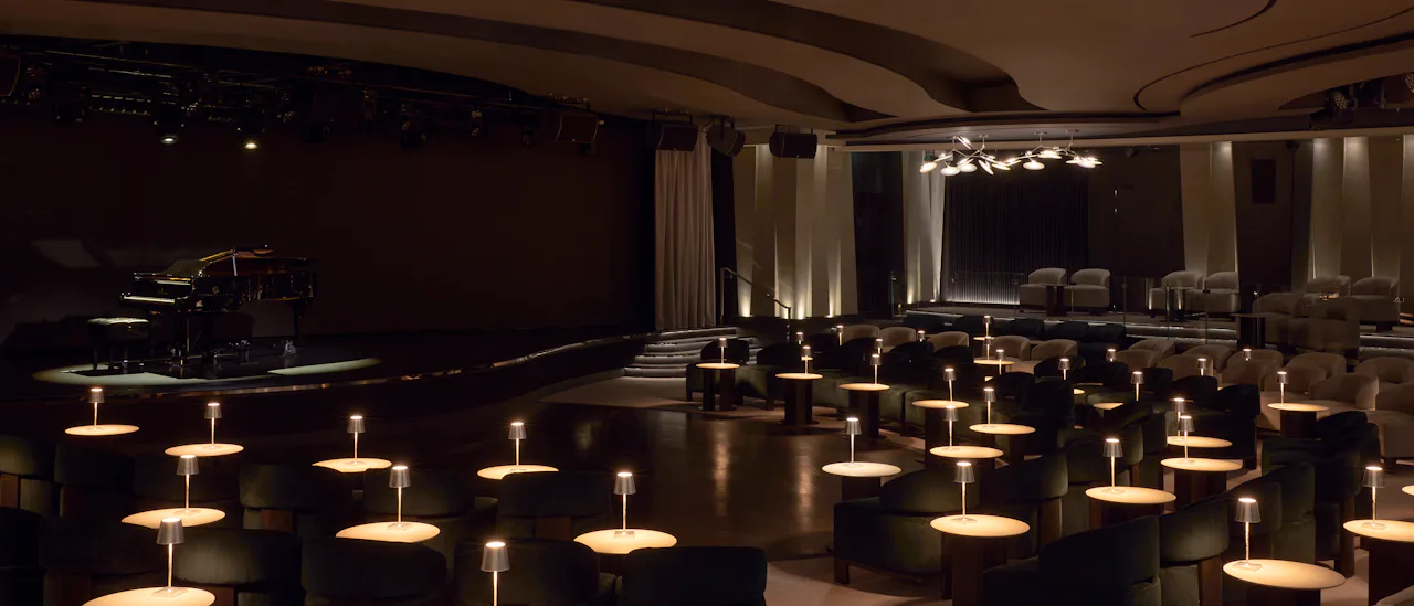 Journeys Lounge