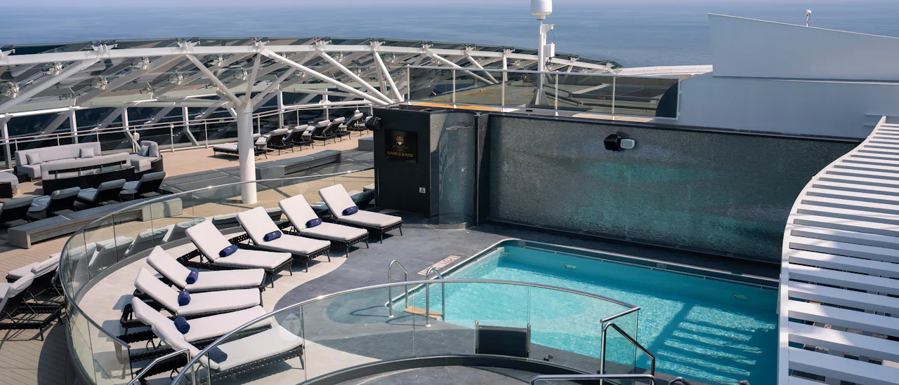 MSC Yacht Club tilbyder en privat oplevelse, herunder en restaurant, lounge og bar, pool og meget mere