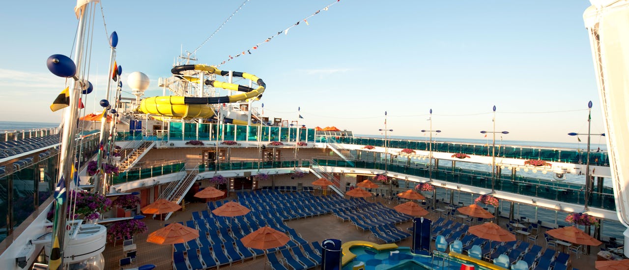 Velkommen til pooldækket