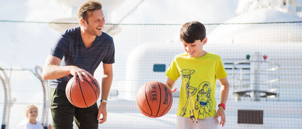 Spile basket eller volleyball på dækket Wide World of Sports