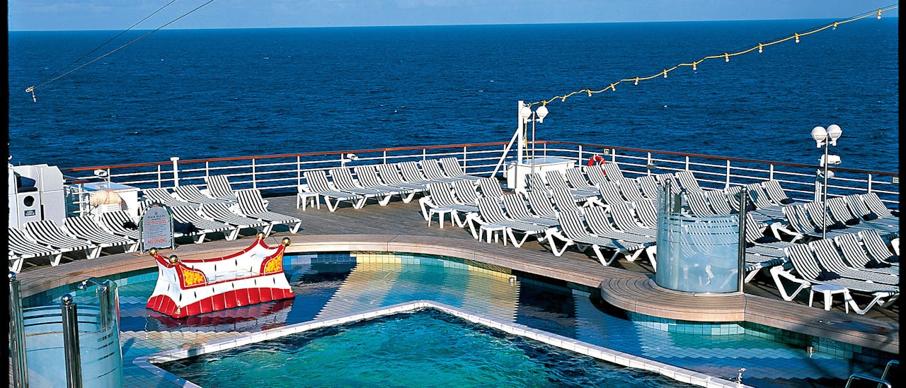 Stille pool på bagsiden