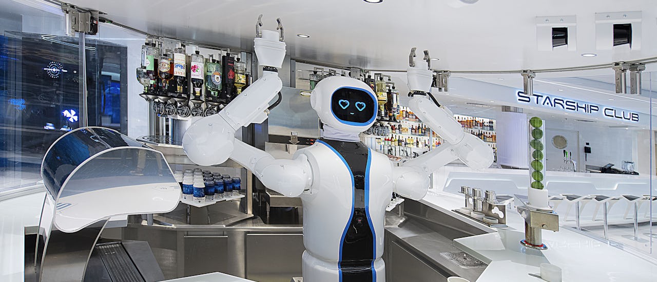 Nyd fem udendørs barer og 16 indendørs barer, herunder den første humanoide robotbartender til søs!