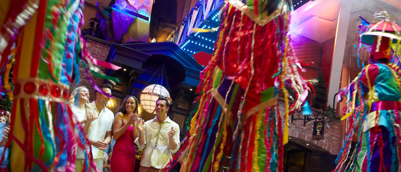 Familievenlige parader på Royal Promenade