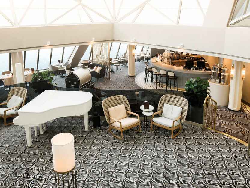 I café-loungen forkæler baristaen dig med speciallavet kaffe hele dagen