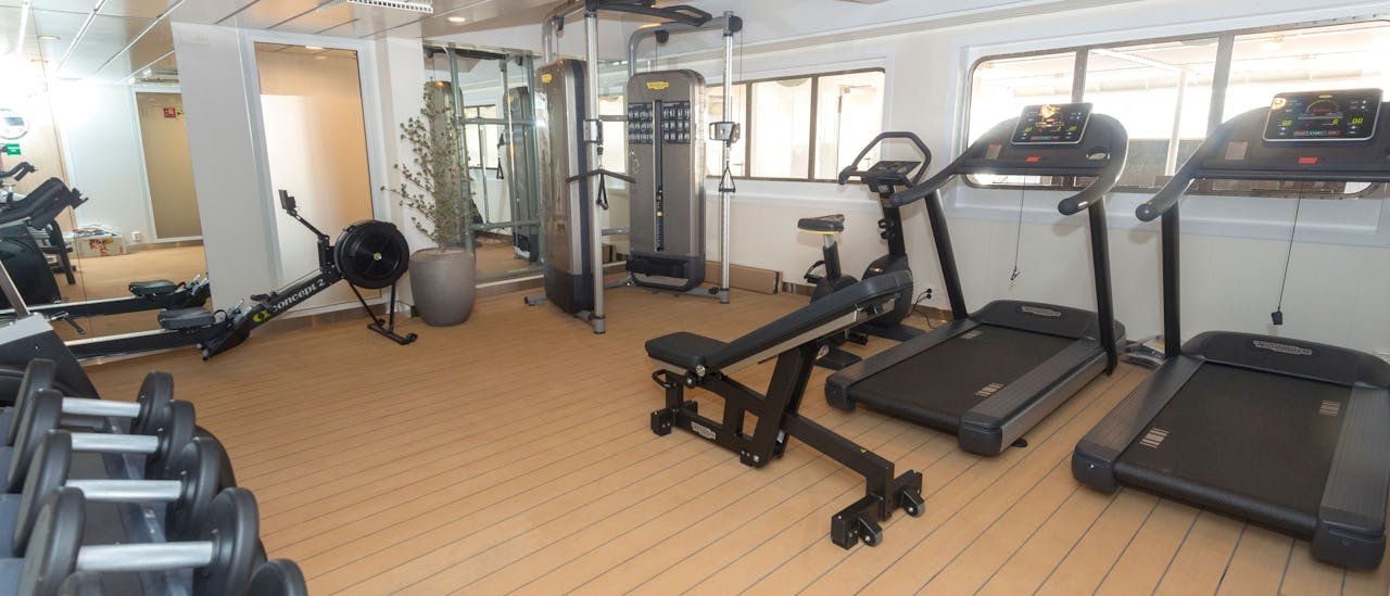 Træne i fitnesscentret