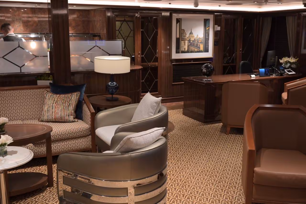 Suite Lounge