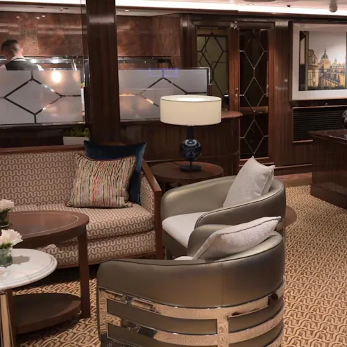 Suite Lounge