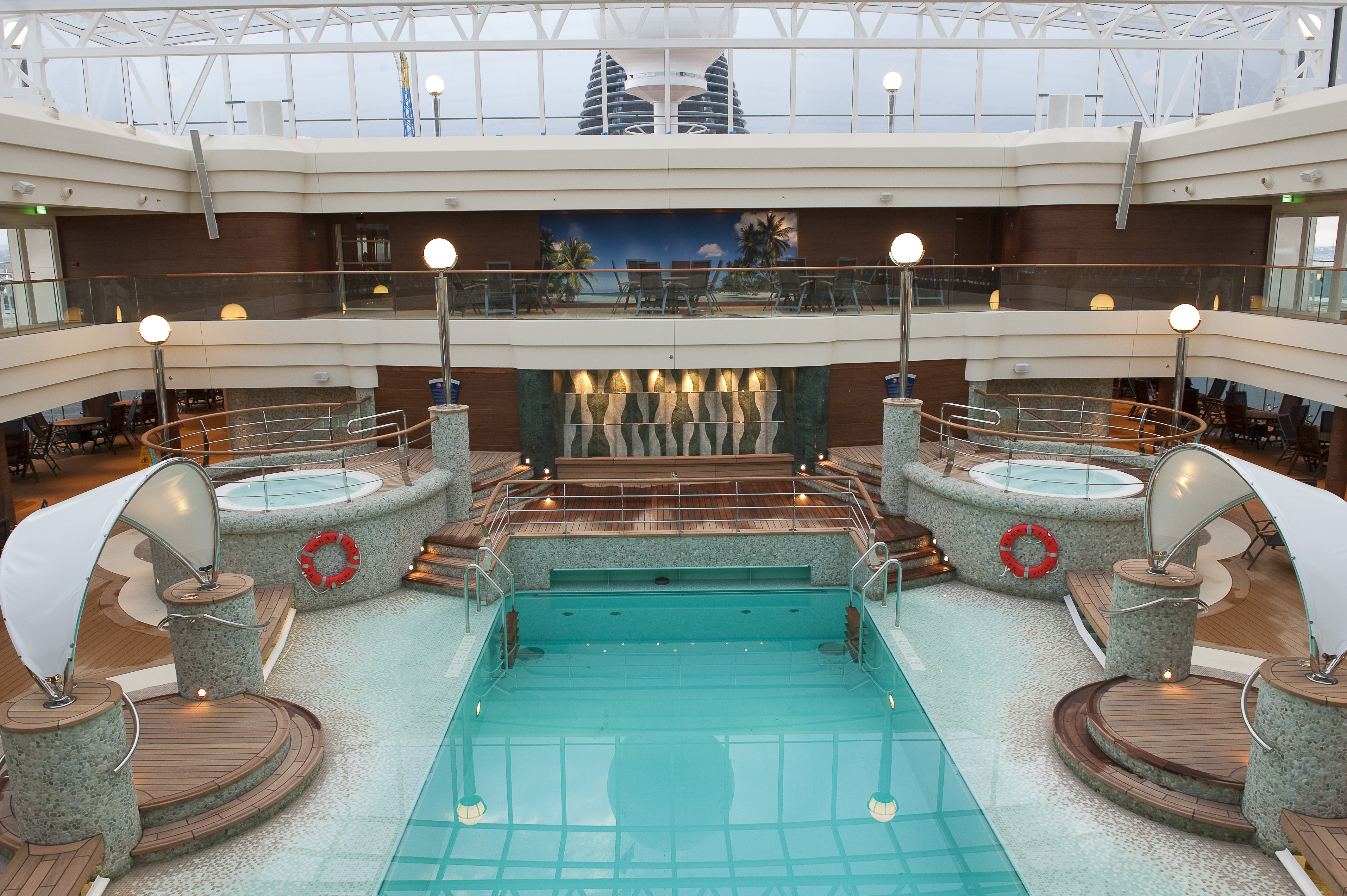 MSC Magnifica pooldæk